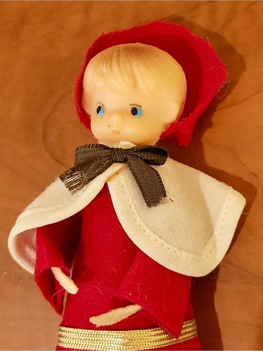 Vintage Collectible MCM Christmas Choir Boy Felt Cardboard Rubber Head 4-1/4”